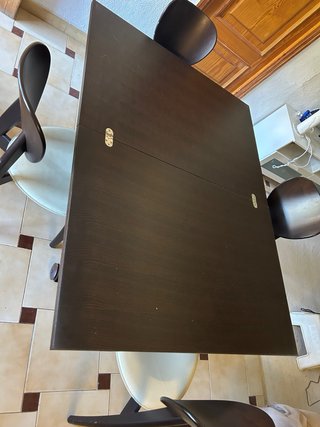 Mesa de comedor de madera maciza