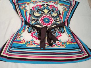 Vestito estivo multicolore con stampa  nastro vita