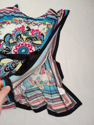 Vestito estivo multicolore con stampa  nastro vita