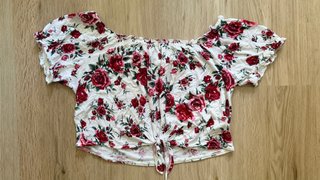 Top H&M floral rosas