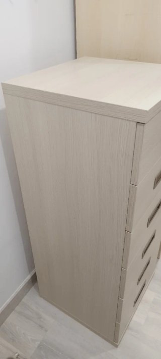Cajonera de madera y plástico