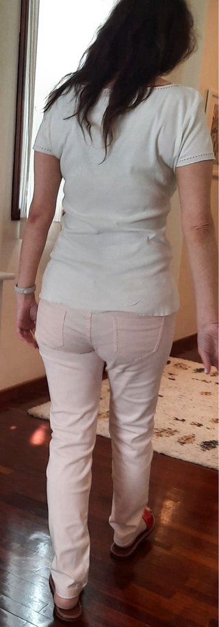 Camiseta con estampado de muñeca y pantalón rosa