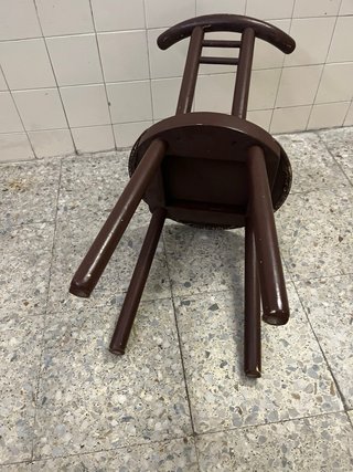 4 Sillas de madera pintada marrón