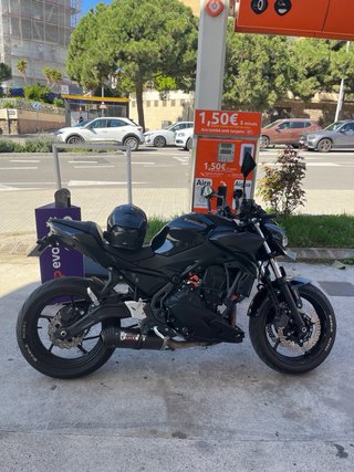Kawasaki Z650 2023 Negra 16.500 km