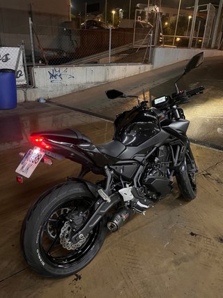 Kawasaki Z650 2023 Negra 16.500 km