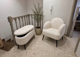 Poltrone in tessuto beige e bianco