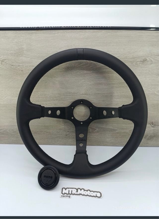 Volante Momo Black Edition 35cm