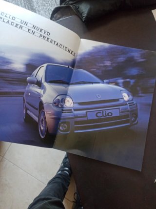Catálogo Renault Clio 2000