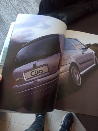 Catálogo Renault Clio 2000