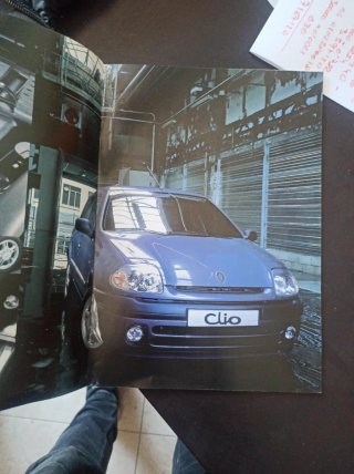 Catálogo Renault Clio 2000
