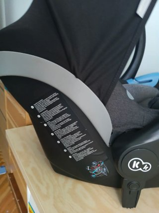 Seggiolino auto per neonati 0+ con adattatore
