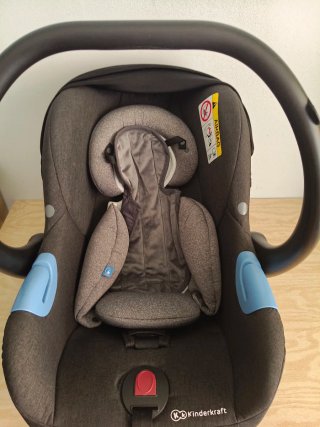 Seggiolino auto per neonati 0+ con adattatore