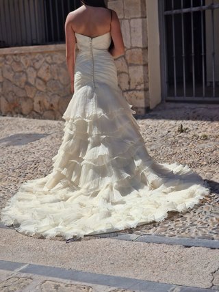 Vestido de Novia Beige/Blanco con Volantes