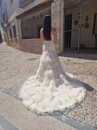 Vestido de Novia Beige/Blanco con Volantes