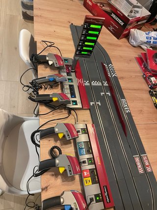 Scalextric Pit Box Digital 6 Coches