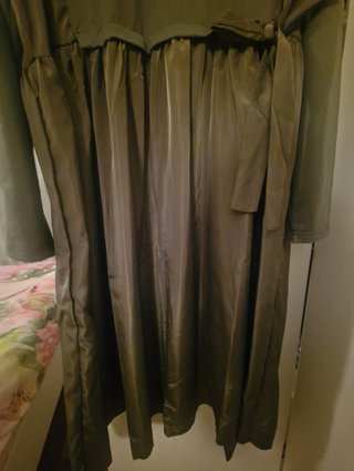 Vestito lungo verde con fiocco