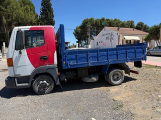 NISSAN ATLEON BASCULANTE AÑO 2004