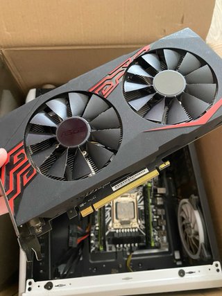 Tarjeta Gráfica ASUS RX 570 4GB