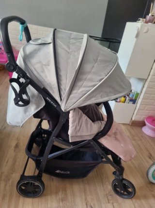 Carro de bebé con saco estampado incluido