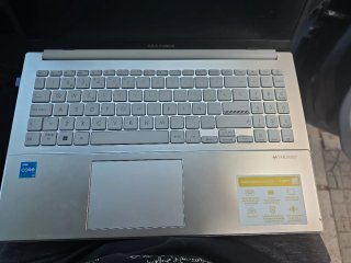 ASUS Vivobook i3