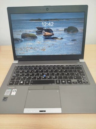 Portátil I7 16 Ram, 256 SSD Toshiba Z30-A Gris