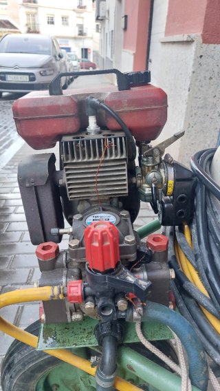 Carro sulfatar y Fumigar con Motor de gasolina