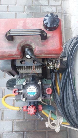 Carro sulfatar y Fumigar con Motor de gasolina