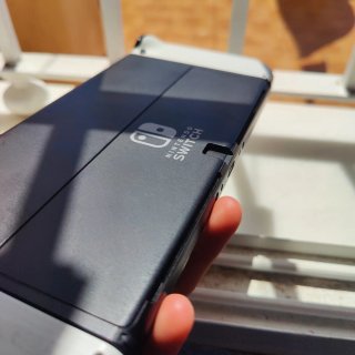 Nintendo Switch OLED con funda