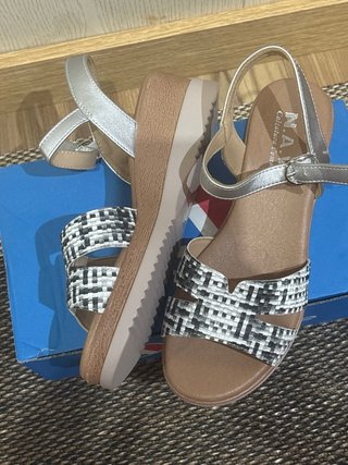 Sandalias cuña T.36 nuevas