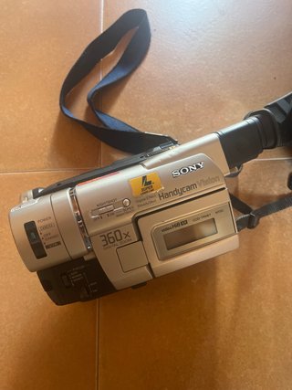 Videocámara Sony Handycam Vision CCD-TRV87 Hi8