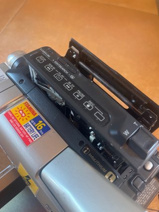 Videocámara Sony Handycam Vision CCD-TRV87 Hi8