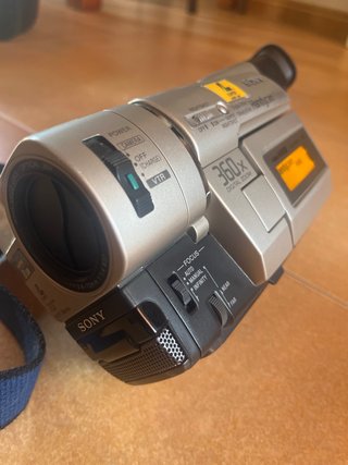 Videocámara Sony Handycam Vision CCD-TRV87 Hi8