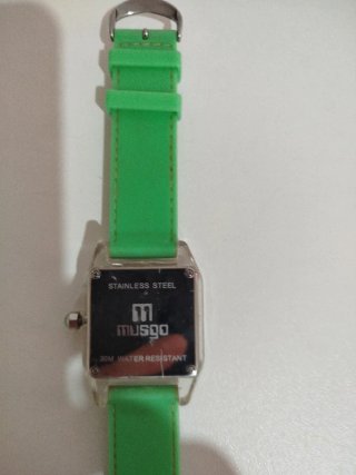 Reloj Musgo Cuadrado Verde