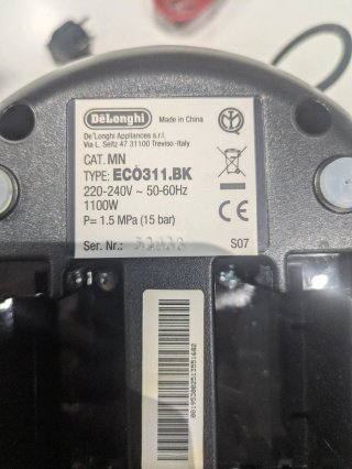 Macchina da caffè DeLonghi nera