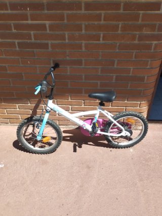Bicicleta infantil Btwin blanca