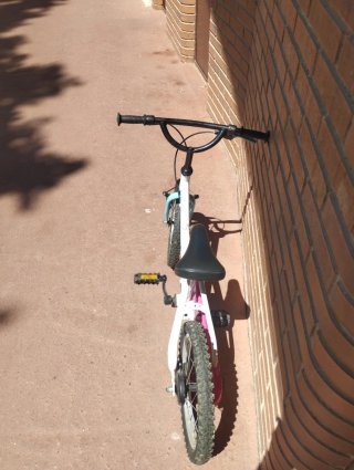 Bicicleta infantil Btwin blanca