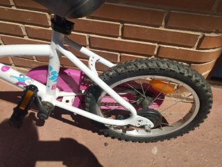 Bicicleta infantil Btwin blanca