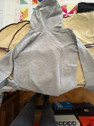Sudadera Adidas Gris con Logo Grande