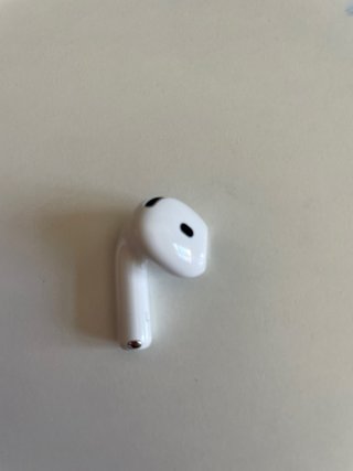 Airpods 4, izquierdo