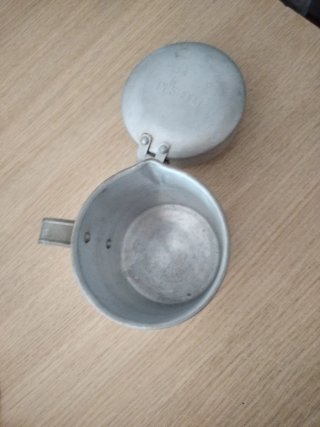 Aceitera para pescado metal aluminio. Vintage.