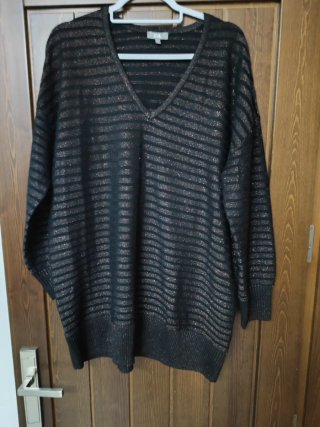 Abrigo C&A rayas doradas talla L .