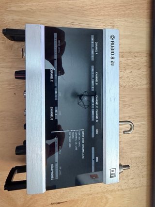 Native Instruments Traktor Audio 8 DJ