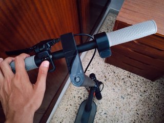 Patinete Eléctrico + Cargador y Casco