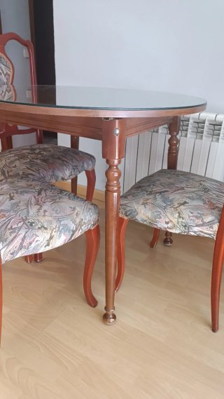 Mesa y 6 sillas comedor