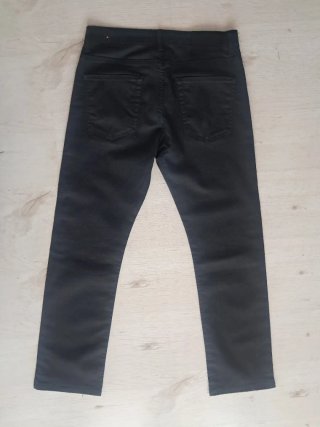 Pantalón Celió Negro encerado, talla 40, W32 L 30