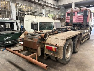 EQUIPO MULTILIFT O PORTACONTENEDORES HYVALIFT