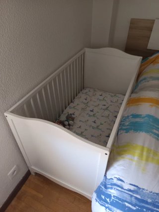 Cuna blanca para bebé,
