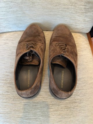 Zapatos de ante marrón Doppelgänger