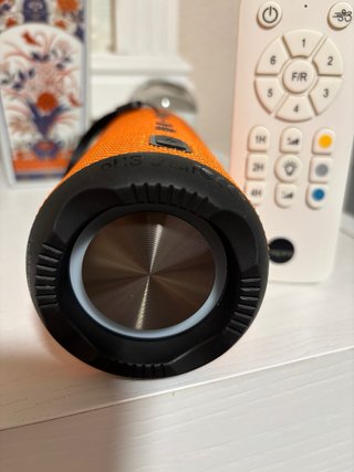 Altavoz Bluetooth Naranja y Negro