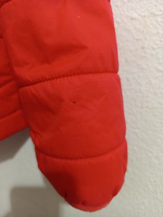 Cazadora acolchada roja